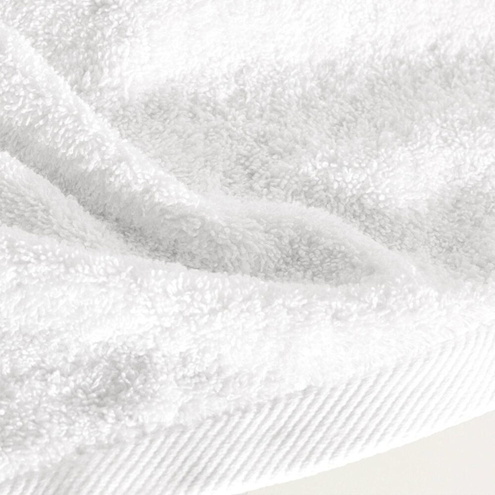 Rams - Toalla de baño realizada 100% algodón, de color gris, de 95x140 cm  con bonito diseño en su lateral. Toalla de ducha, para